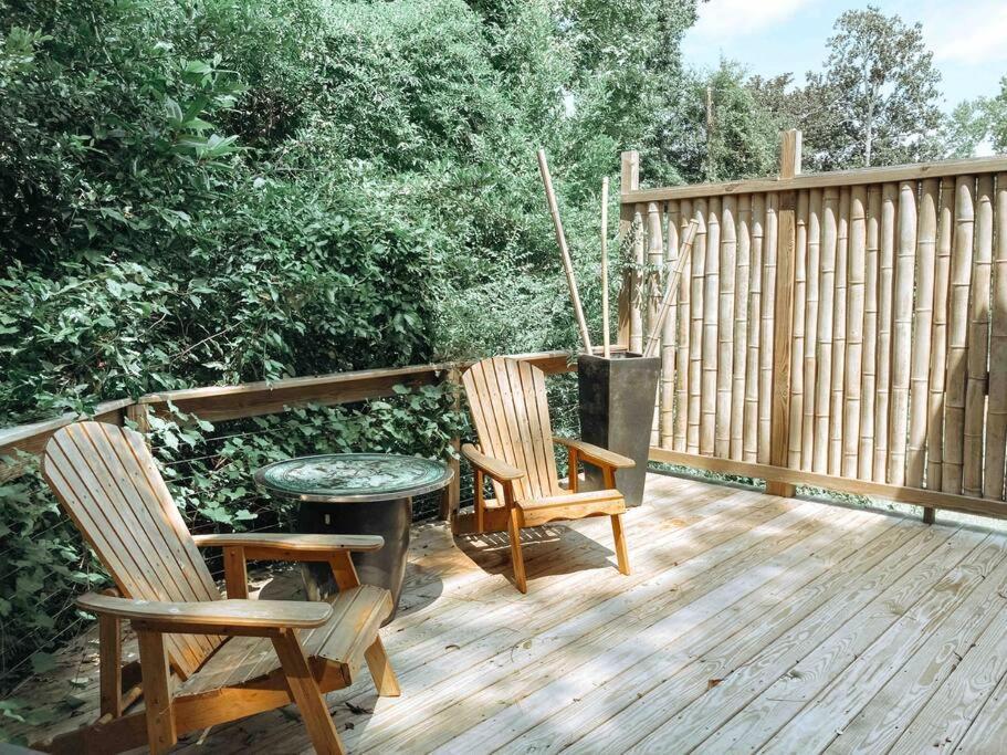 Modern Treehouse, Close To Downtown And Beach Apartment Wilmington Exterior photo